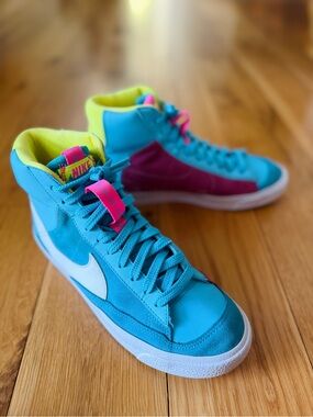 Nike Blazer Mid ’77 Dance – Baltic Blue/Pink Glow – 6.5Y (I’m a 7.5 they fit me)